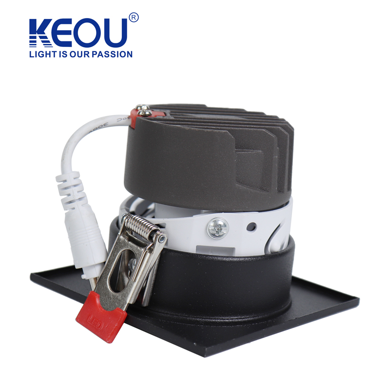 N. 04 Downlight modulare quadrato monotesta